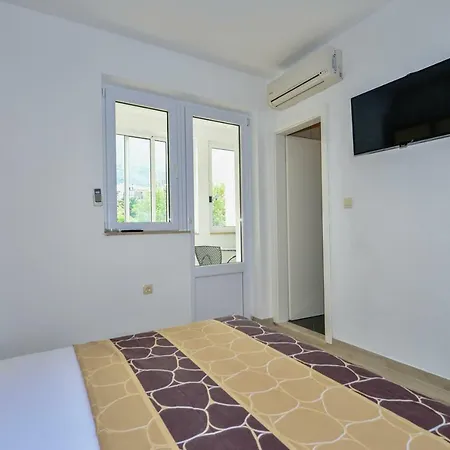 Apartmani Dina Makarska Exteriör bild