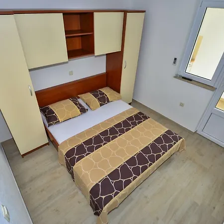 Apartmani Dina Makarska Exteriör bild
