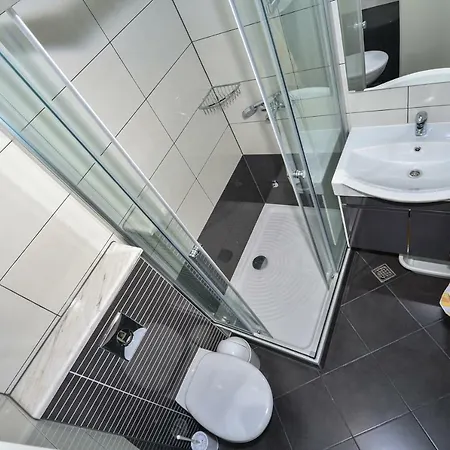 Apartmani Dina Makarska Exteriör bild