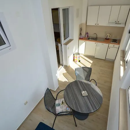 Apartmani Dina Makarska Exteriör bild