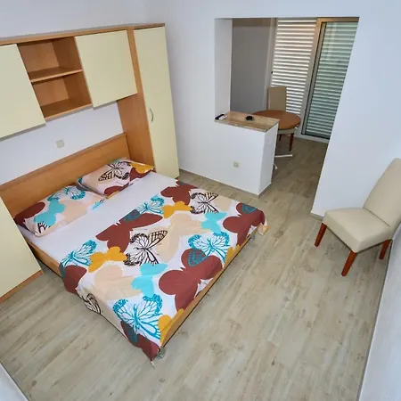 Apartmani Dina Makarska Exteriör bild