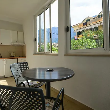 Apartmani Dina Makarska Exteriör bild