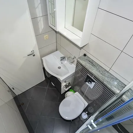 Apartmani Dina Makarska Exteriör bild