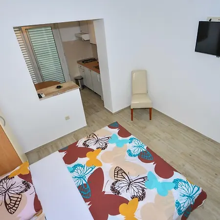 Apartmani Dina Makarska Exteriör bild