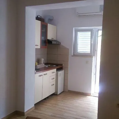Apartmani Dina Makarska Exteriör bild