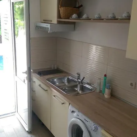 Apartmani Dina Makarska Exteriör bild