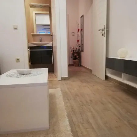 Apartmani Dina Makarska Exteriör bild