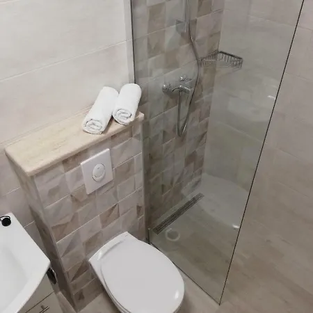 Apartmani Dina Makarska Exteriör bild