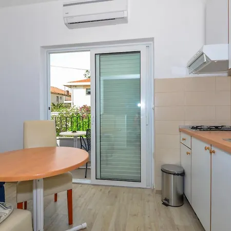 Apartmani Dina Makarska Exteriör bild