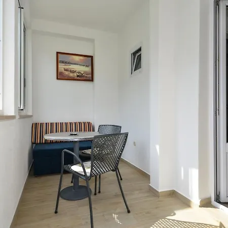 Apartmani Dina Makarska Exteriör bild