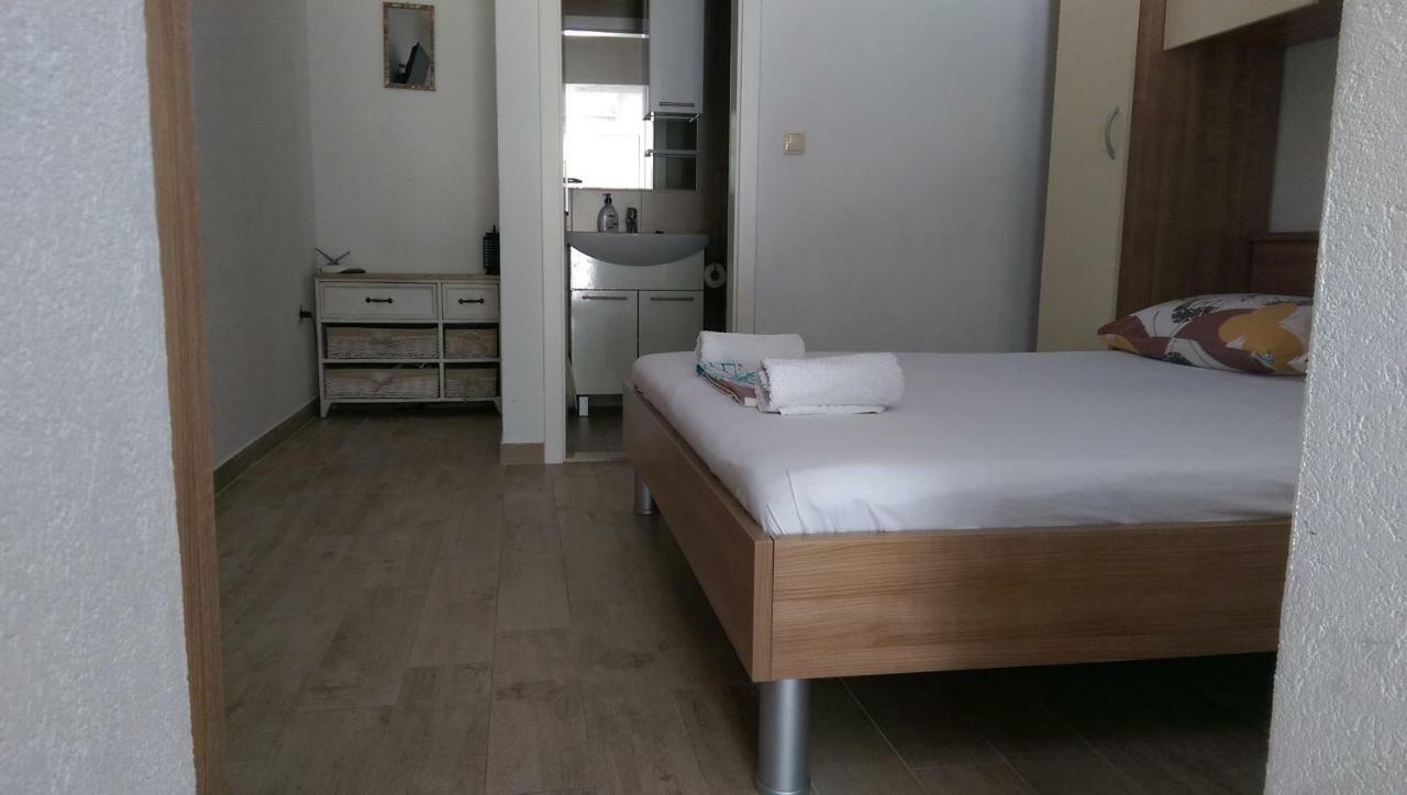 Dina * Makarska