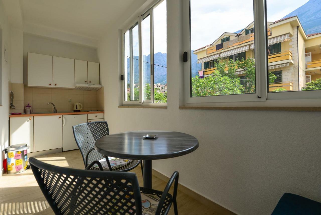 Apartment Dina *