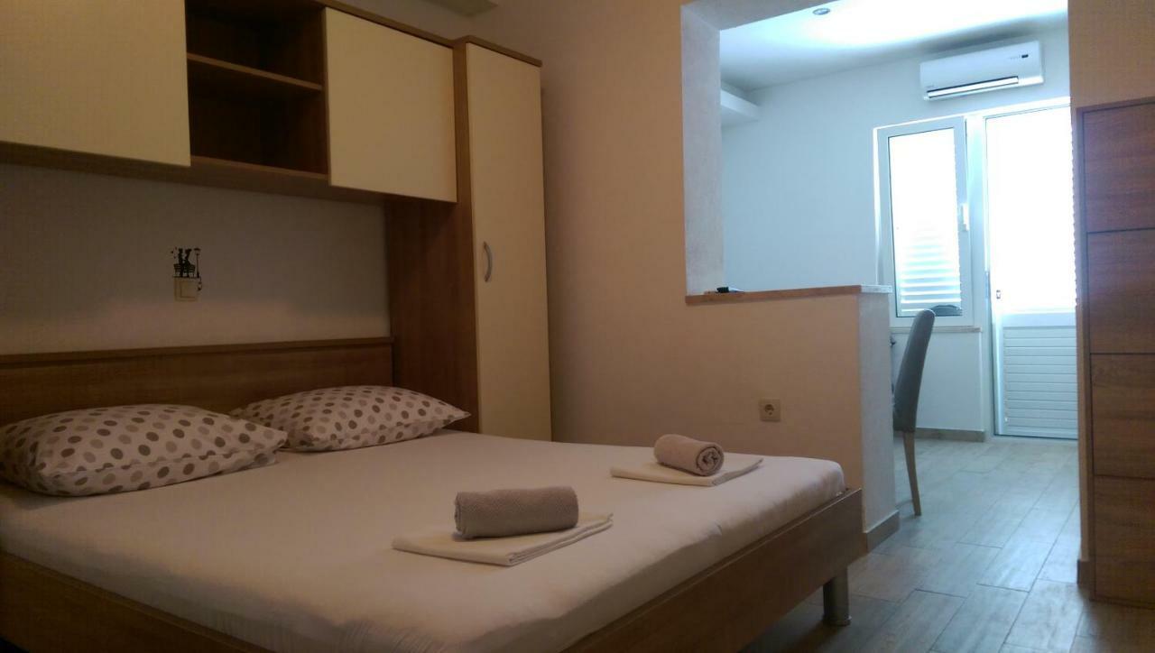 Dina Apartment *