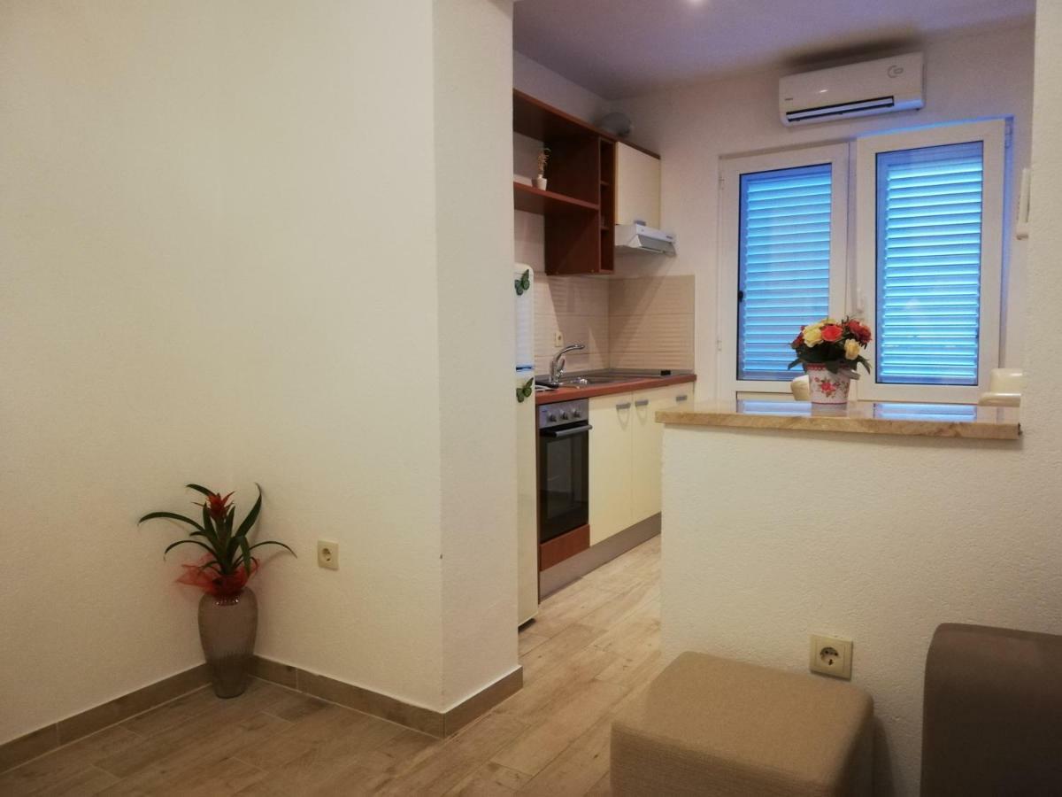 Dina Apartment *